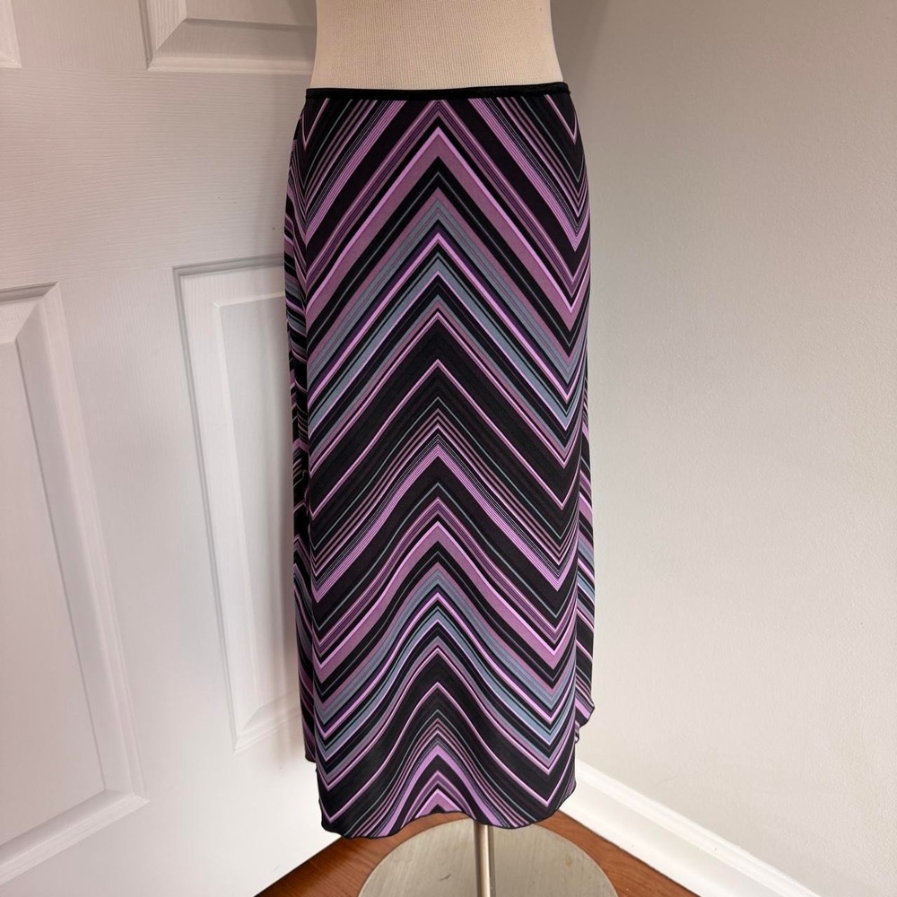 Y2K BLACK AND PURPLE WRAPPER CHEVRON PRINT MIDI SKIRT